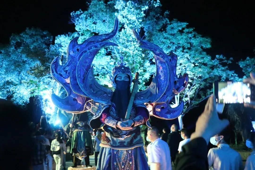 空中抛枪