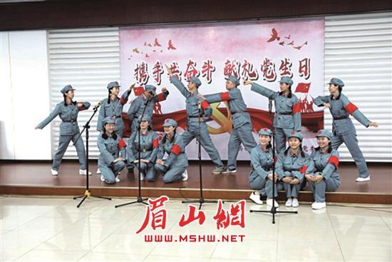 还记得“微笑女孩”吗？因一段笑容意外走红后，拒绝公司百万年薪